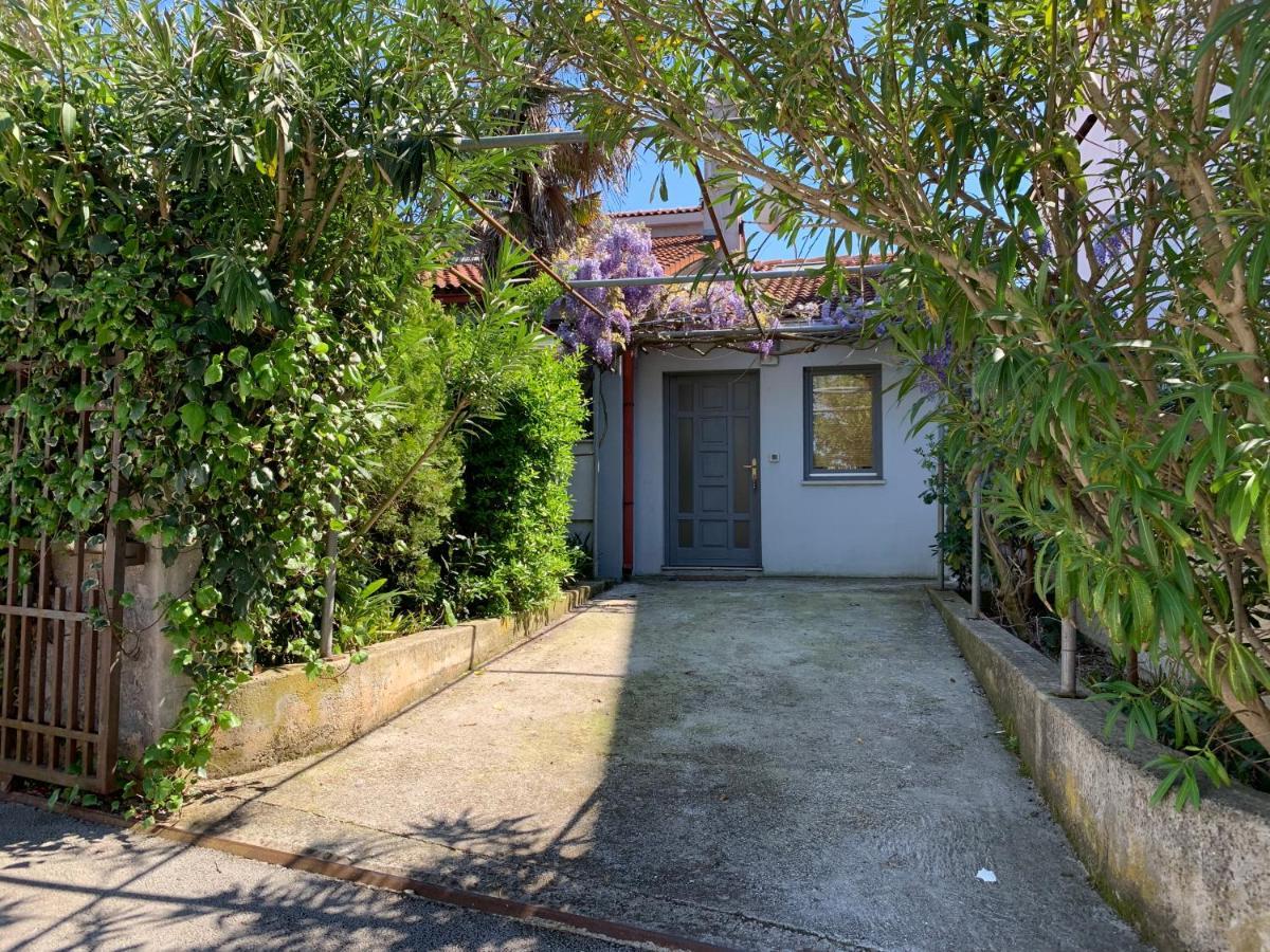 Sea Breeze Studio Pula Exterior foto
